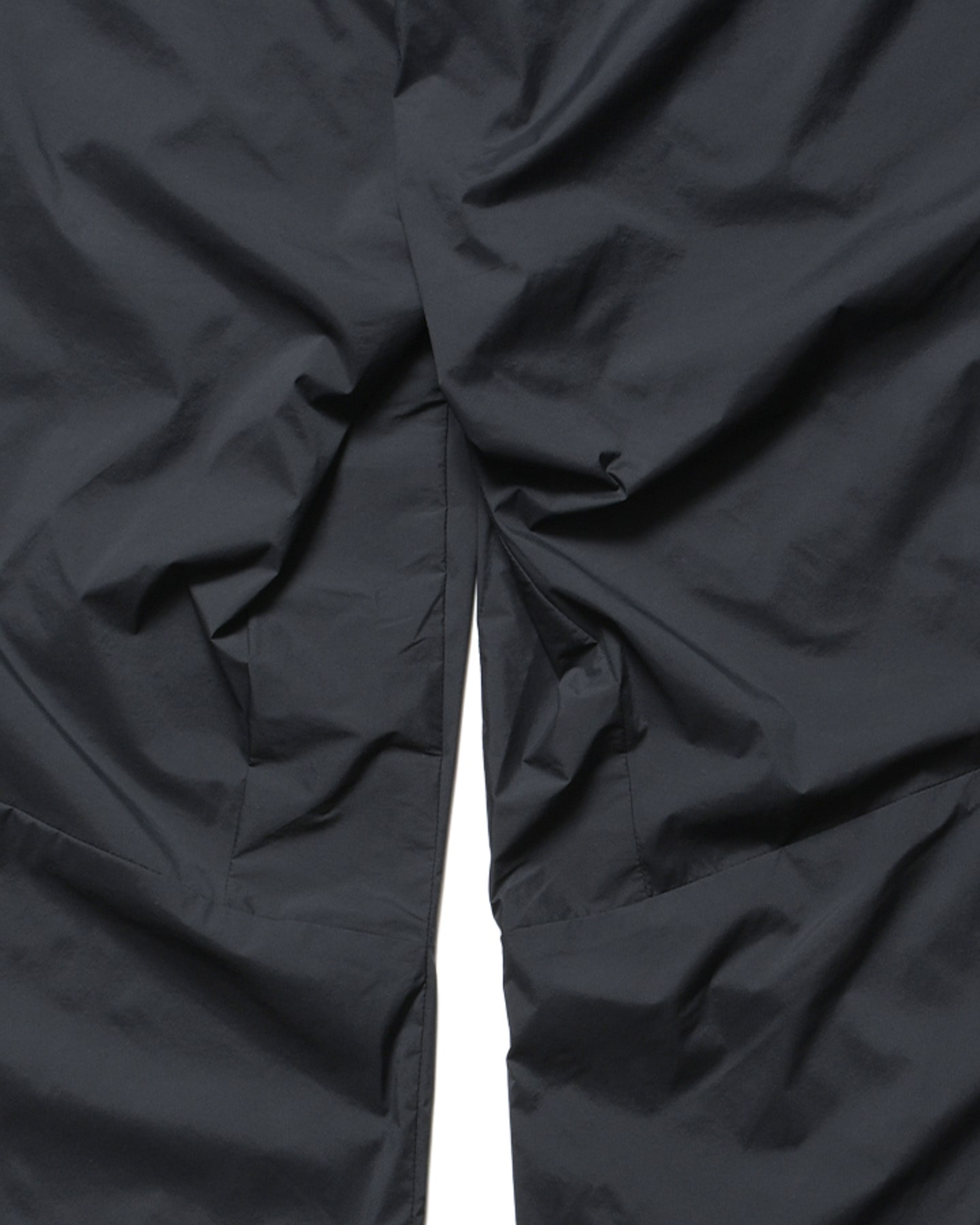 SOPH. | LIGHT WEIGHT BREATHABLE PACKABLE PANTS(S BLACK):