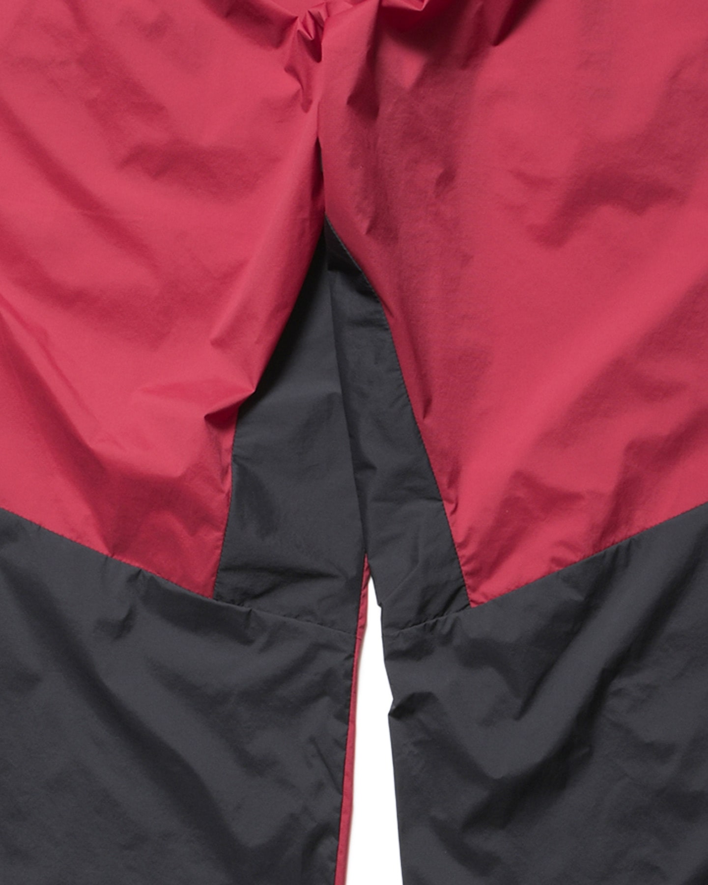SOPH. | LIGHT WEIGHT BREATHABLE PACKABLE PANTS(M RED):