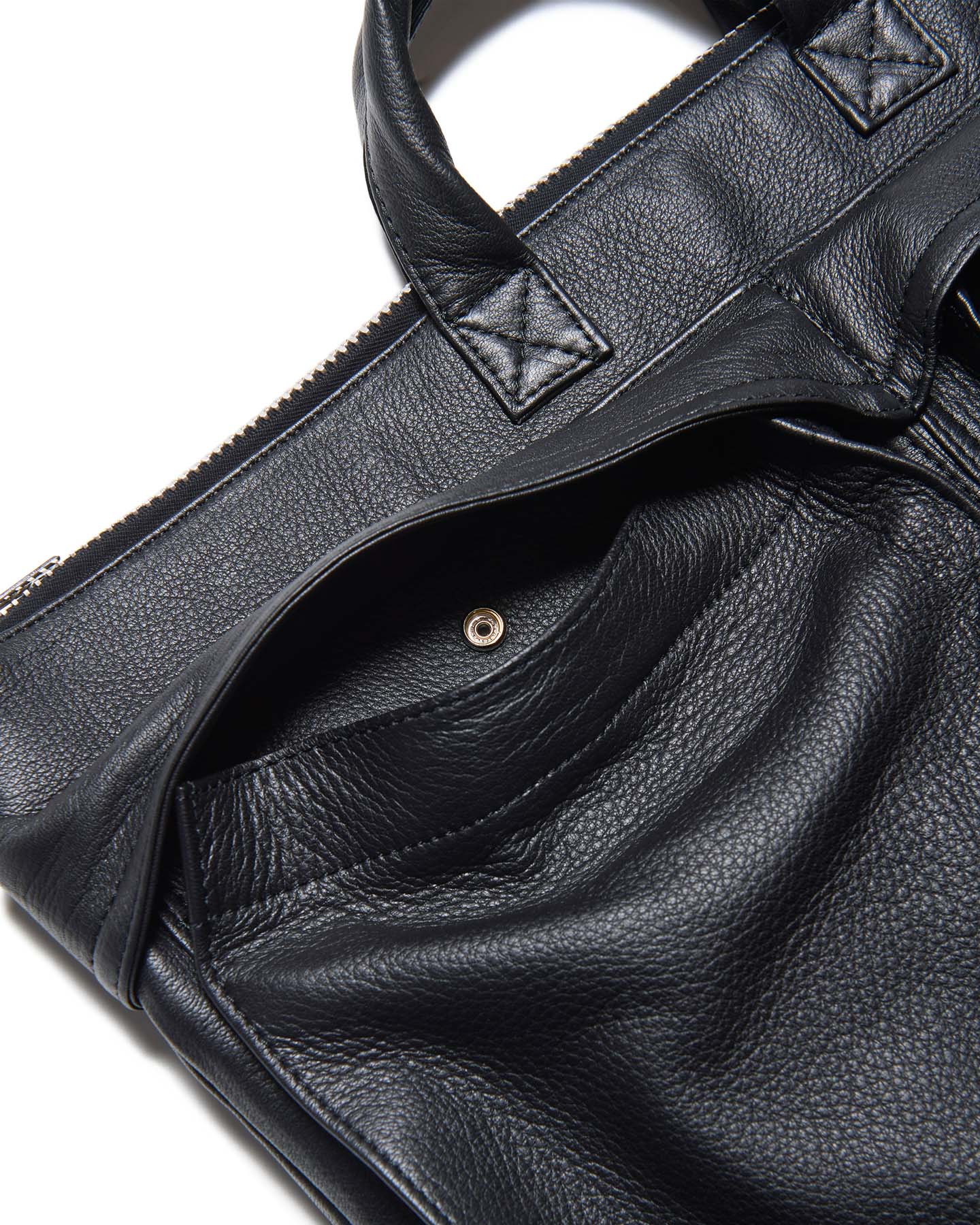 SOPH. | LEATHER HELMET BAG(FREE BLACK):
