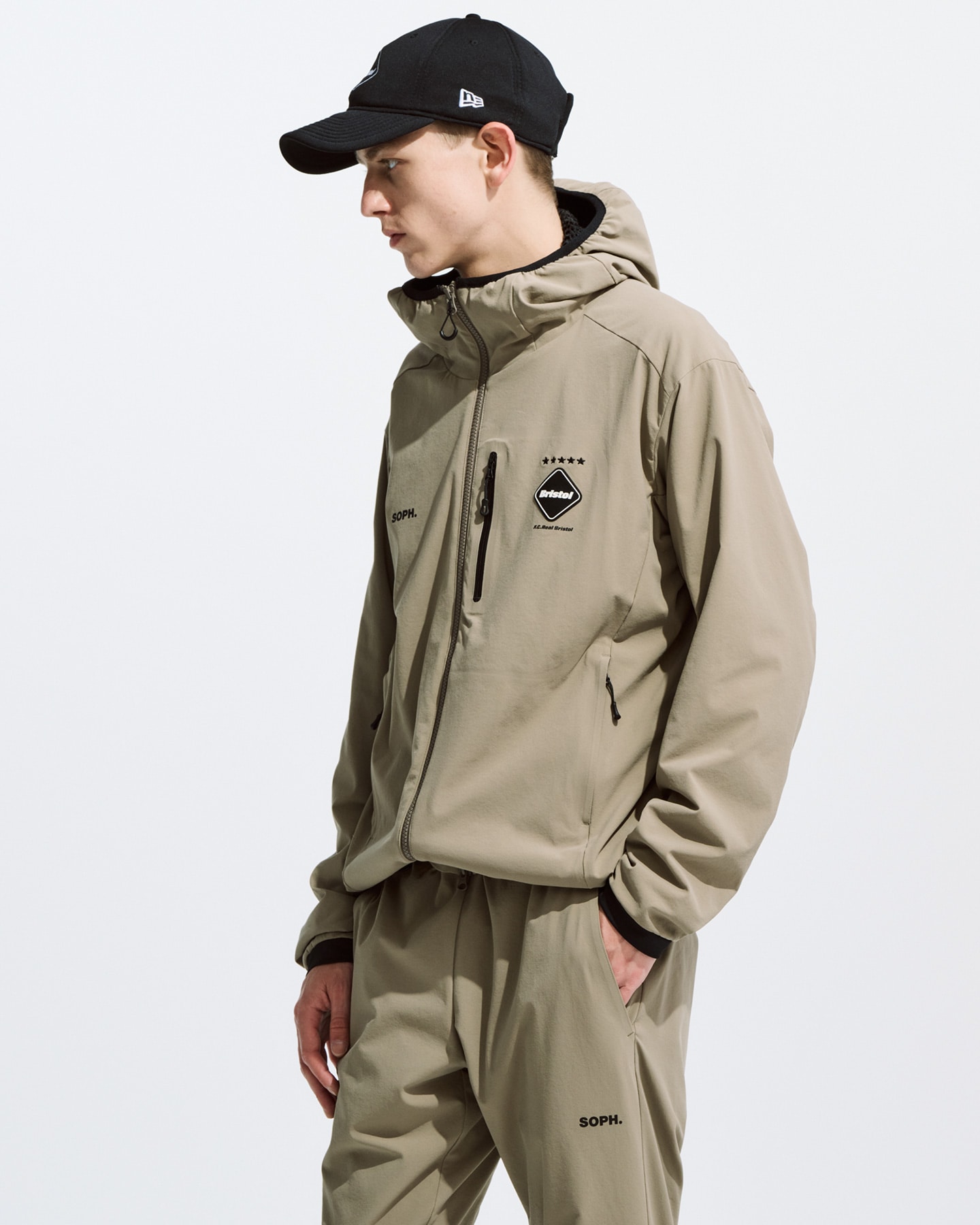 大人気 F.C.R.B. LYCRA HOODED BLOUSON ライクラ フーデット ブルゾン