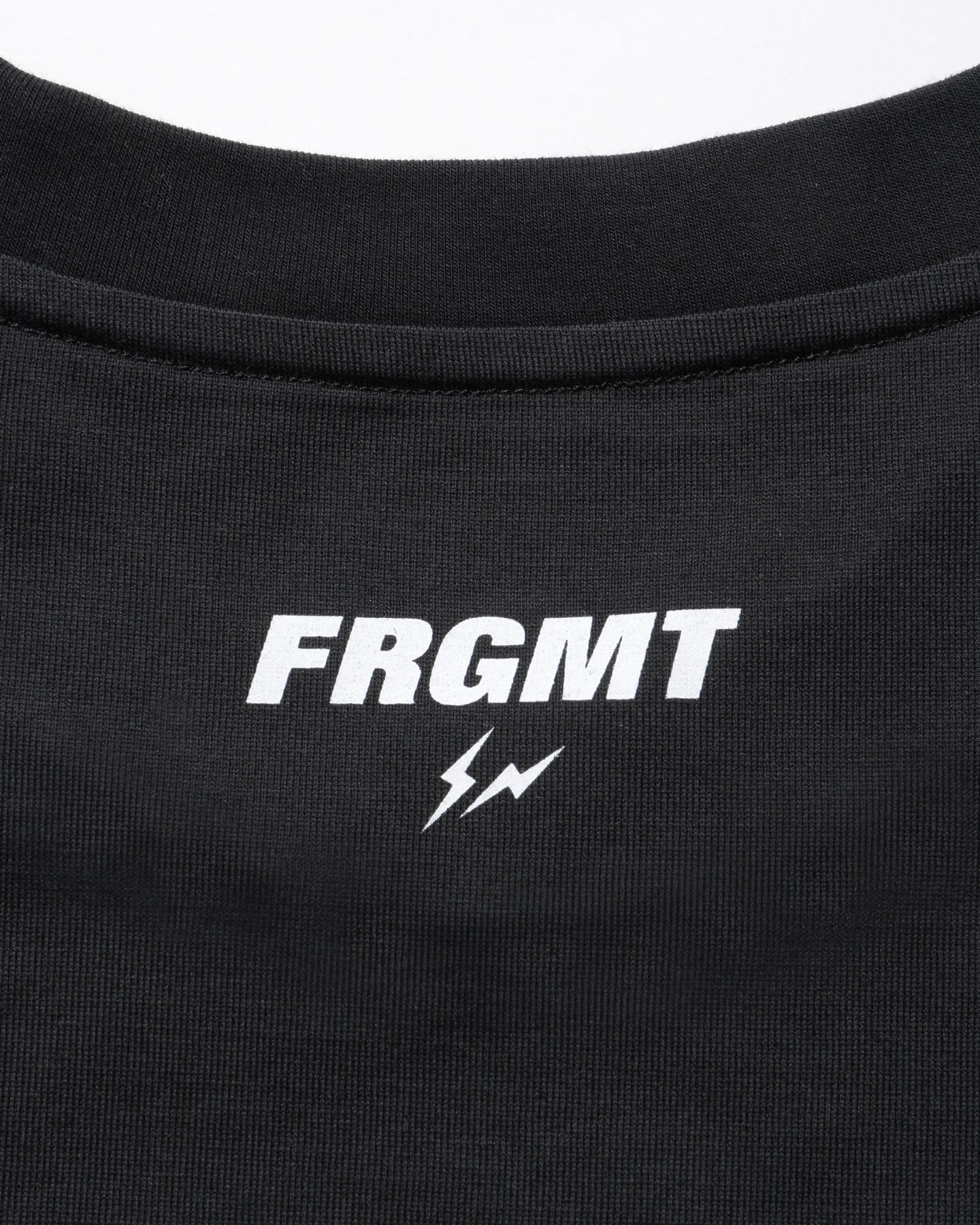 SOPH. | FRAGMENT: CAMOUFLAGE EMBLEM TEE(M BLACK):