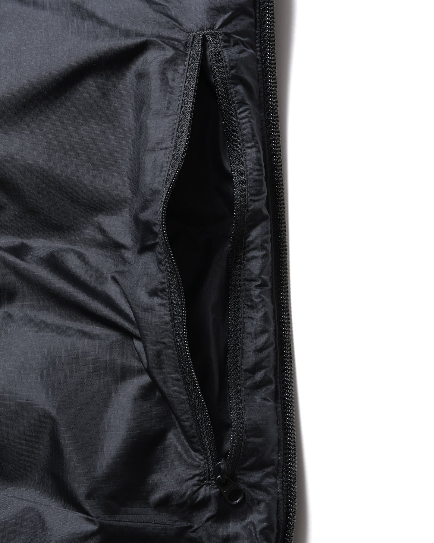 SOPH. | FIELD DOWN VEST(M BLACK):