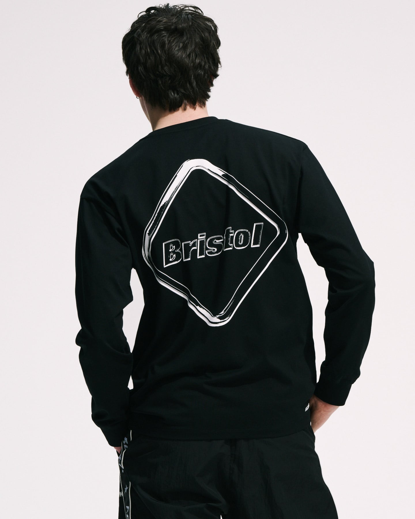 SOPH. | SHADOW EMBLEM L/S TEE(M BLACK):