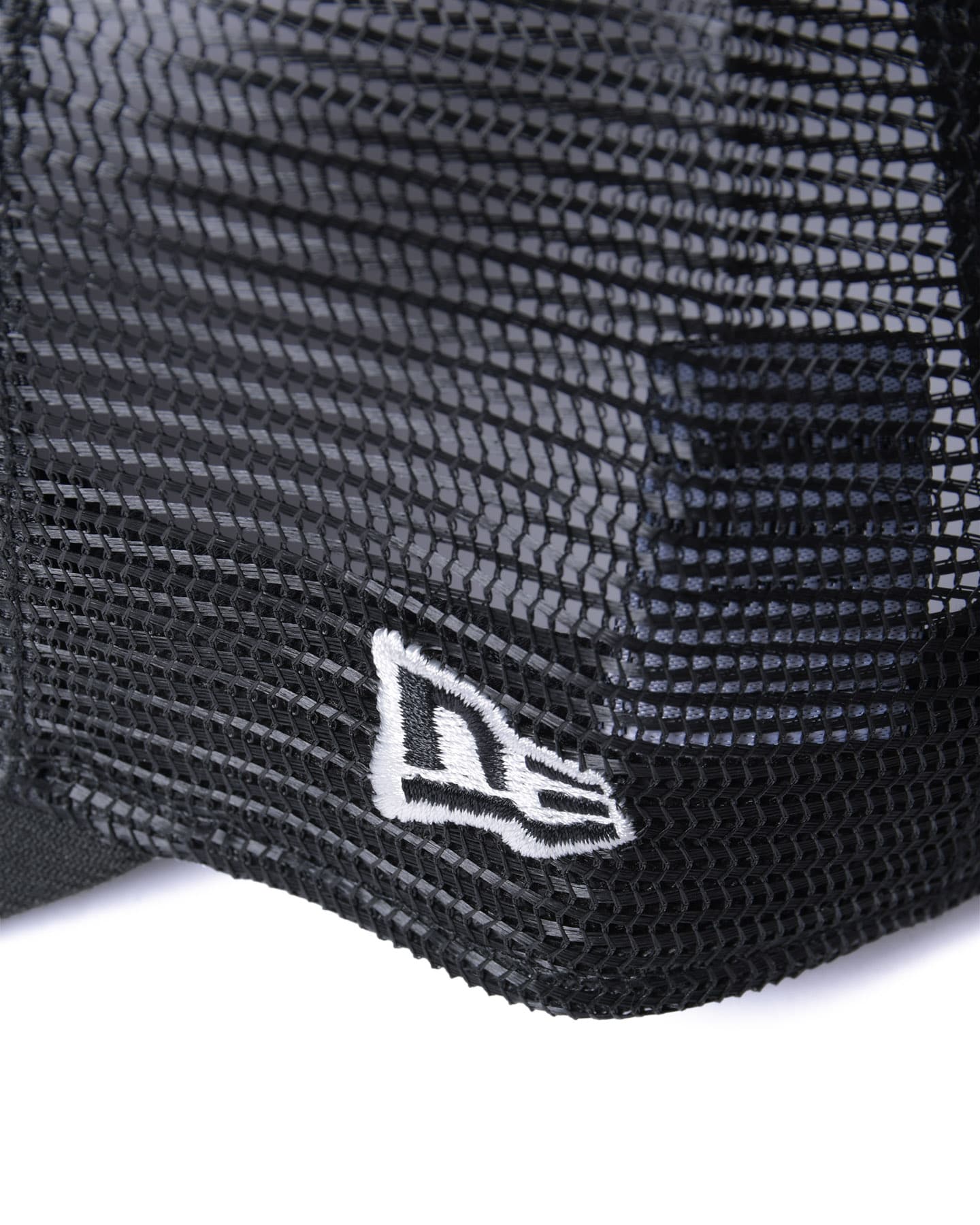 SOPH. | NEW ERA EMBLEM MESH CAP(FREE BLACK):