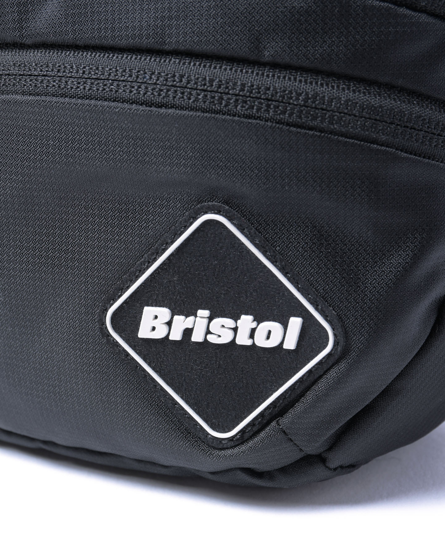 SOPH. | TOUR MICRO BODY BAG(FREE BLACK):