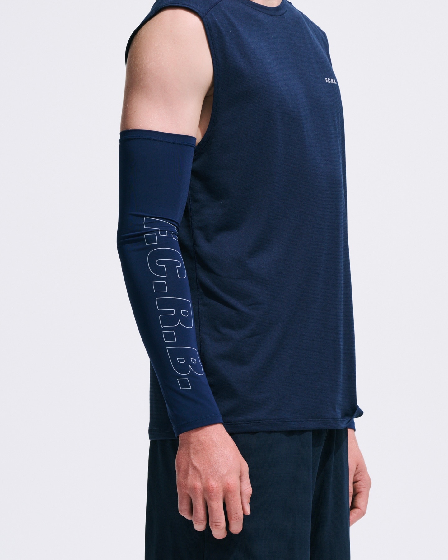 SOPH. | ARM COVER(FREE BLACK):