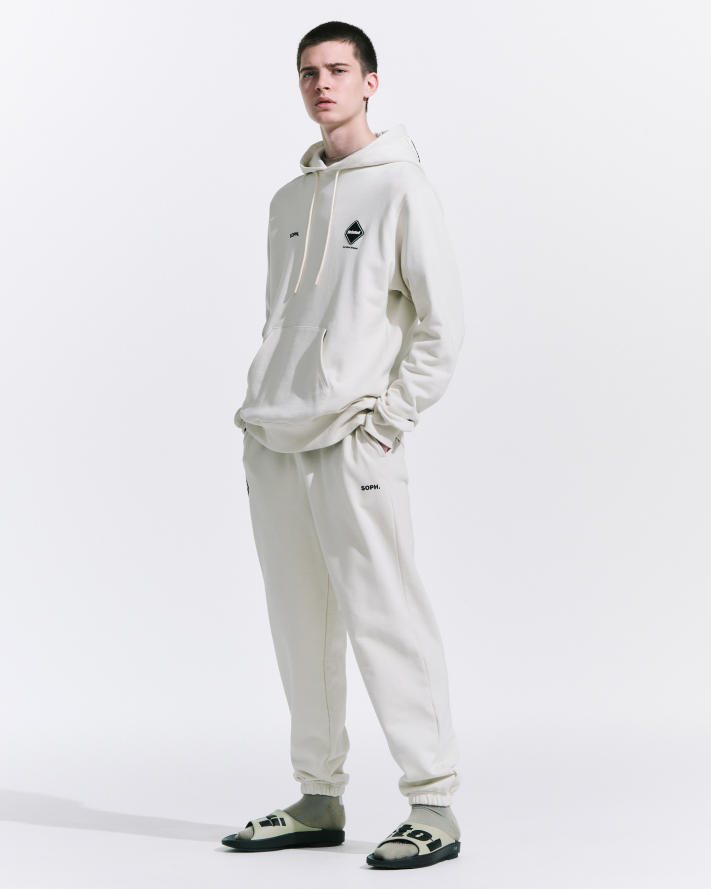 F.C.Real Bristol SOPH EMBLEM SWEAT PANTS