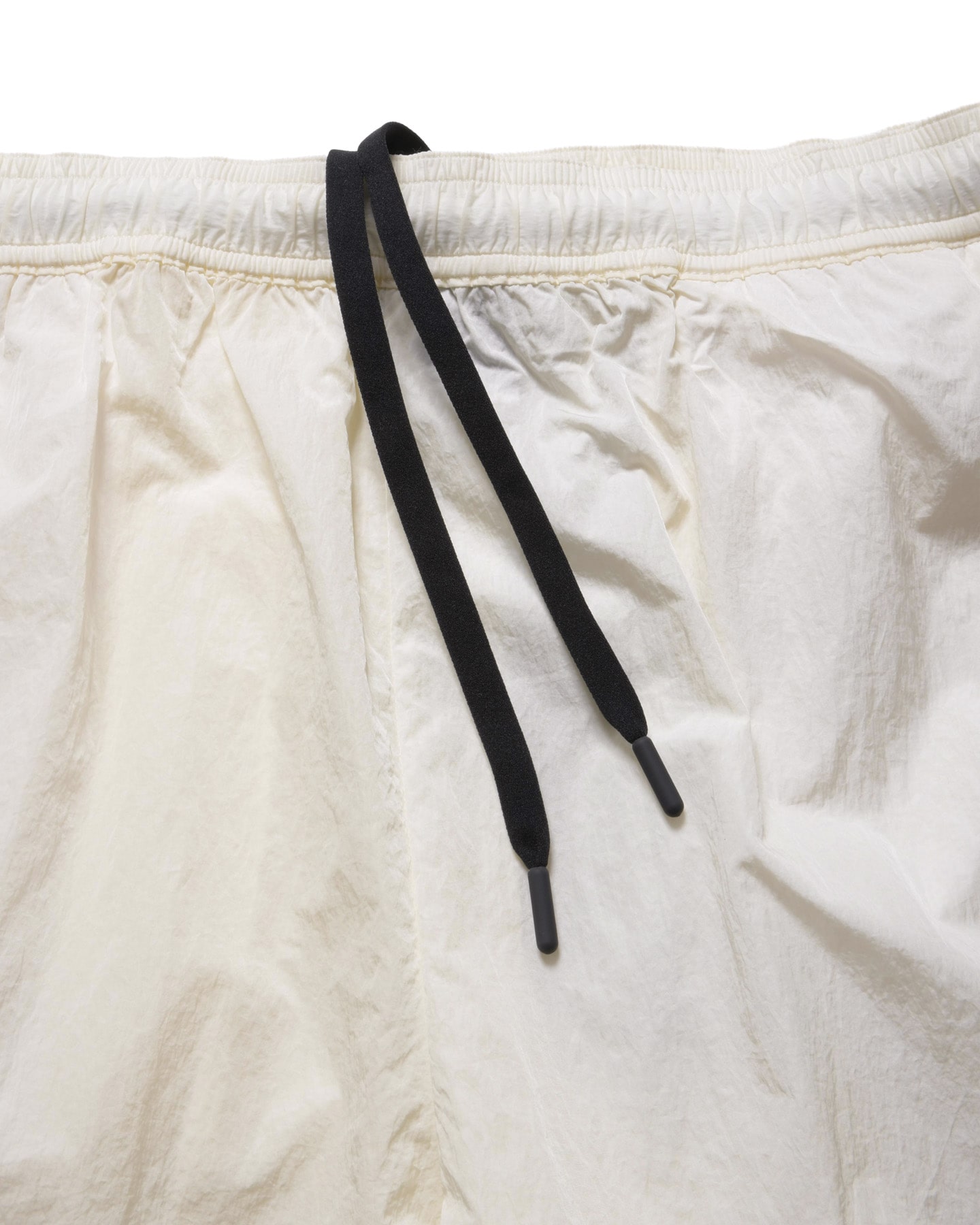 SOPH. | BIG LOGO NYLON EASY SHORTS(M OFF WHITE):
