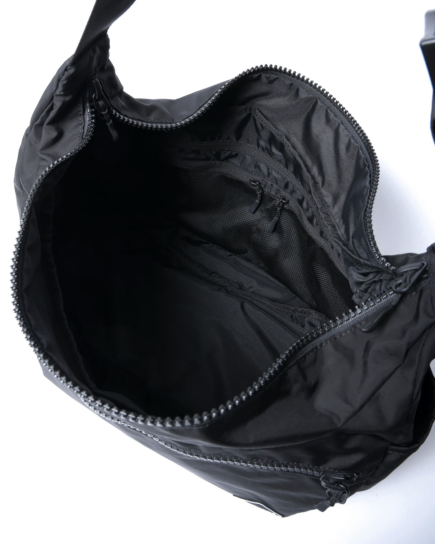 SOPH. | TOUR SHOULDER BAG(FREE BLACK):