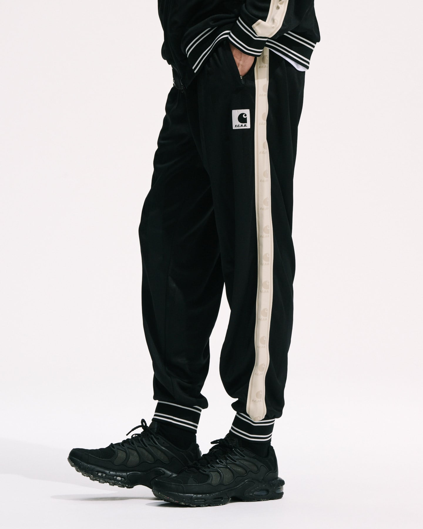 SOPH. | Carhartt WIP TRACK PANTS(M BLACK):