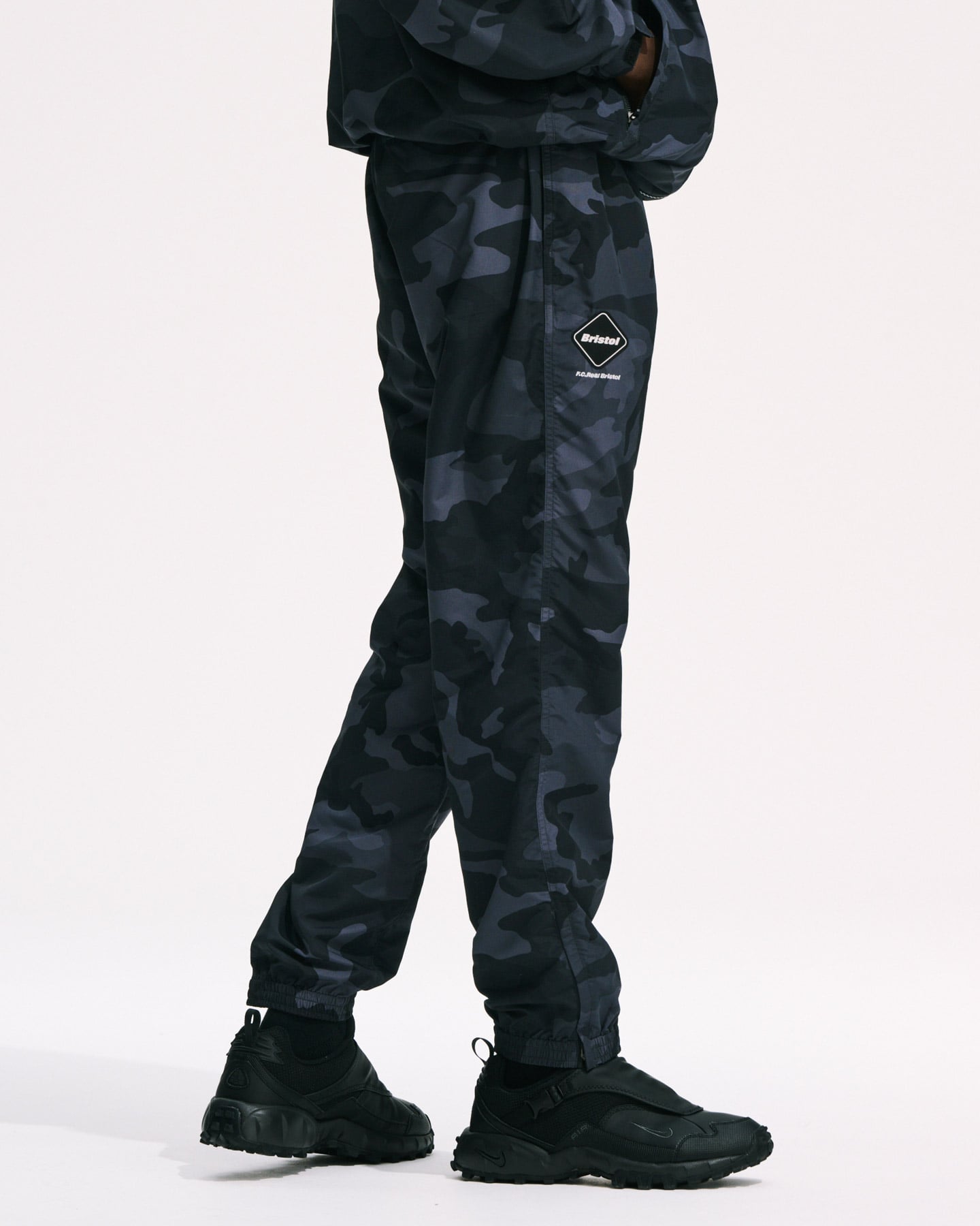 SOPH. | SUPPLEX NYLON EASY PANTS(M BLACK):