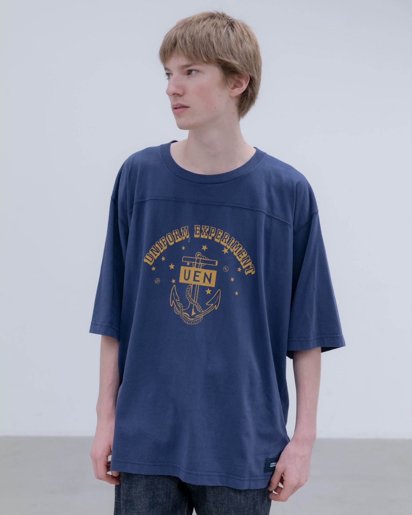SOPH. | UEN FOOTBALL TEE(2 (M) NAVY):