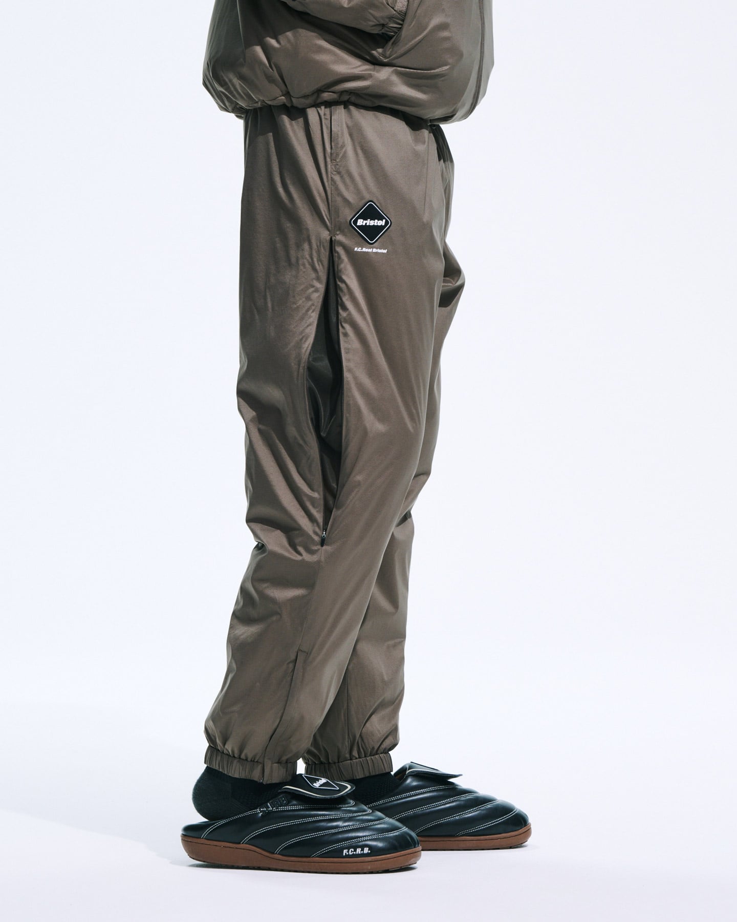 美品FCRB VENTILATION PANTS M 値引き可 SOPH. | INSULATED VENTILATION EASY PANTS(M KHAKI):
