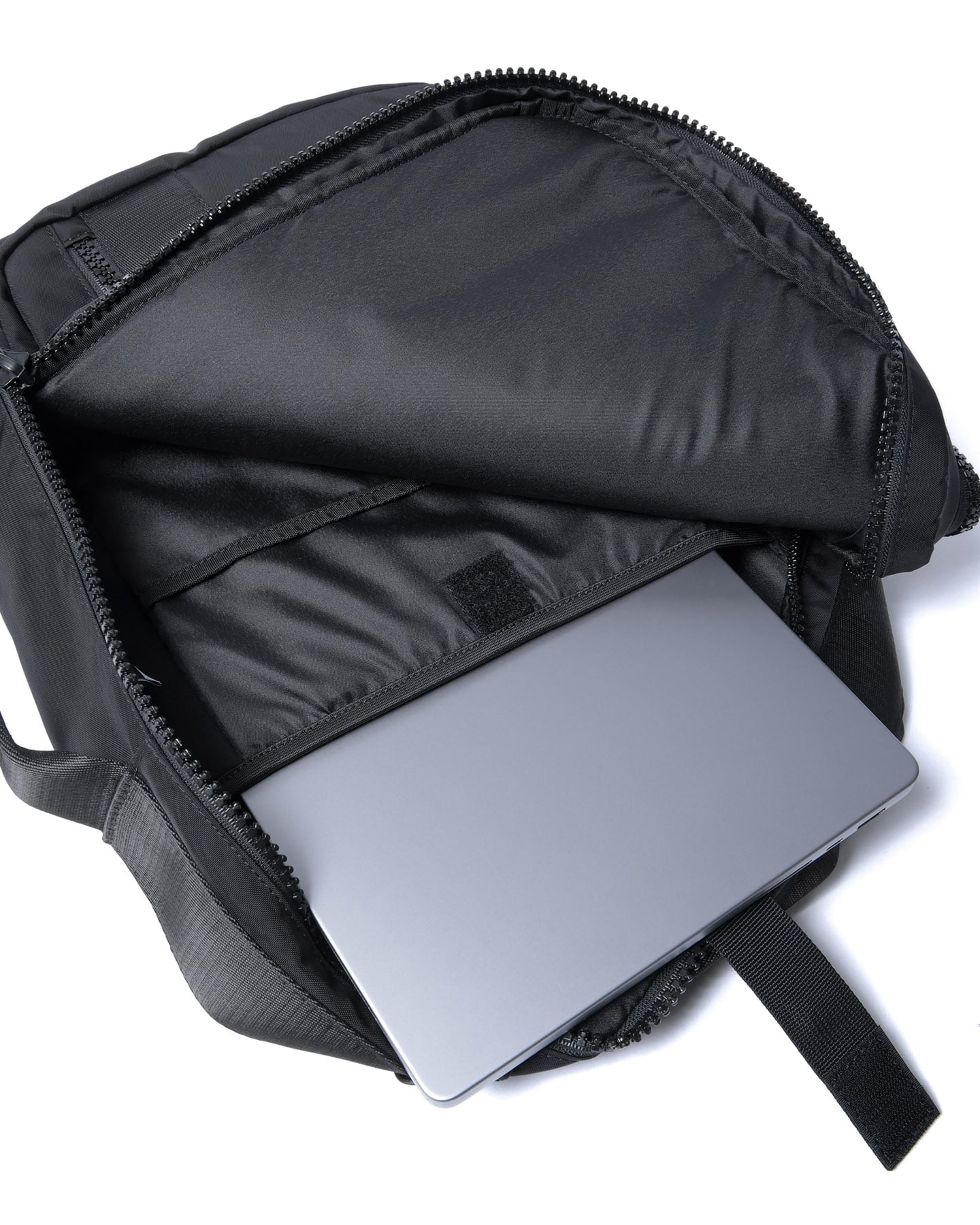 SOPH. | TOUR 3WAY SQUARE BACKPACK(FREE BLACK):