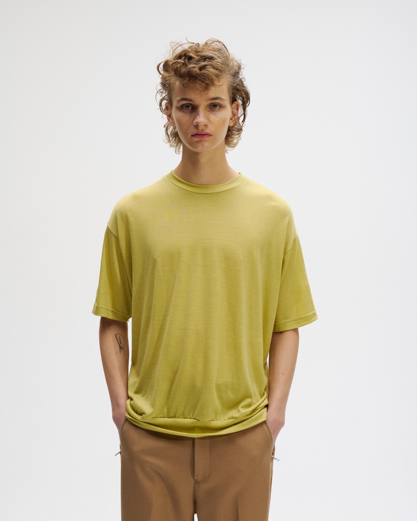SOPH. | WASHABLE WOOL S/S TOP(M BLACK):