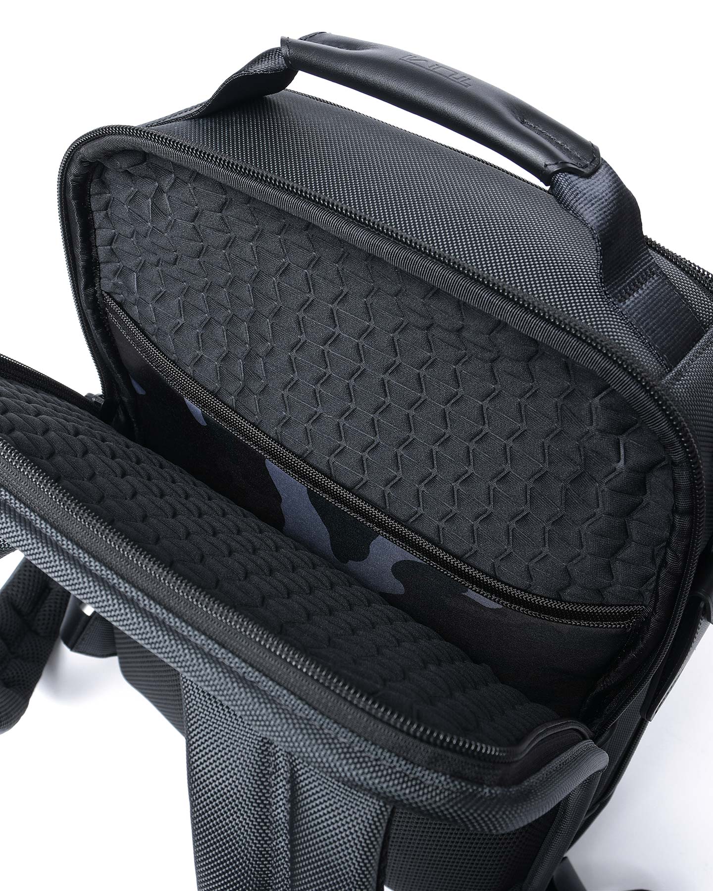 SOPH. | TUMI MEDIUM 15in EXPANDABLE BACKPACK(FREE CHARCOAL GRAY):