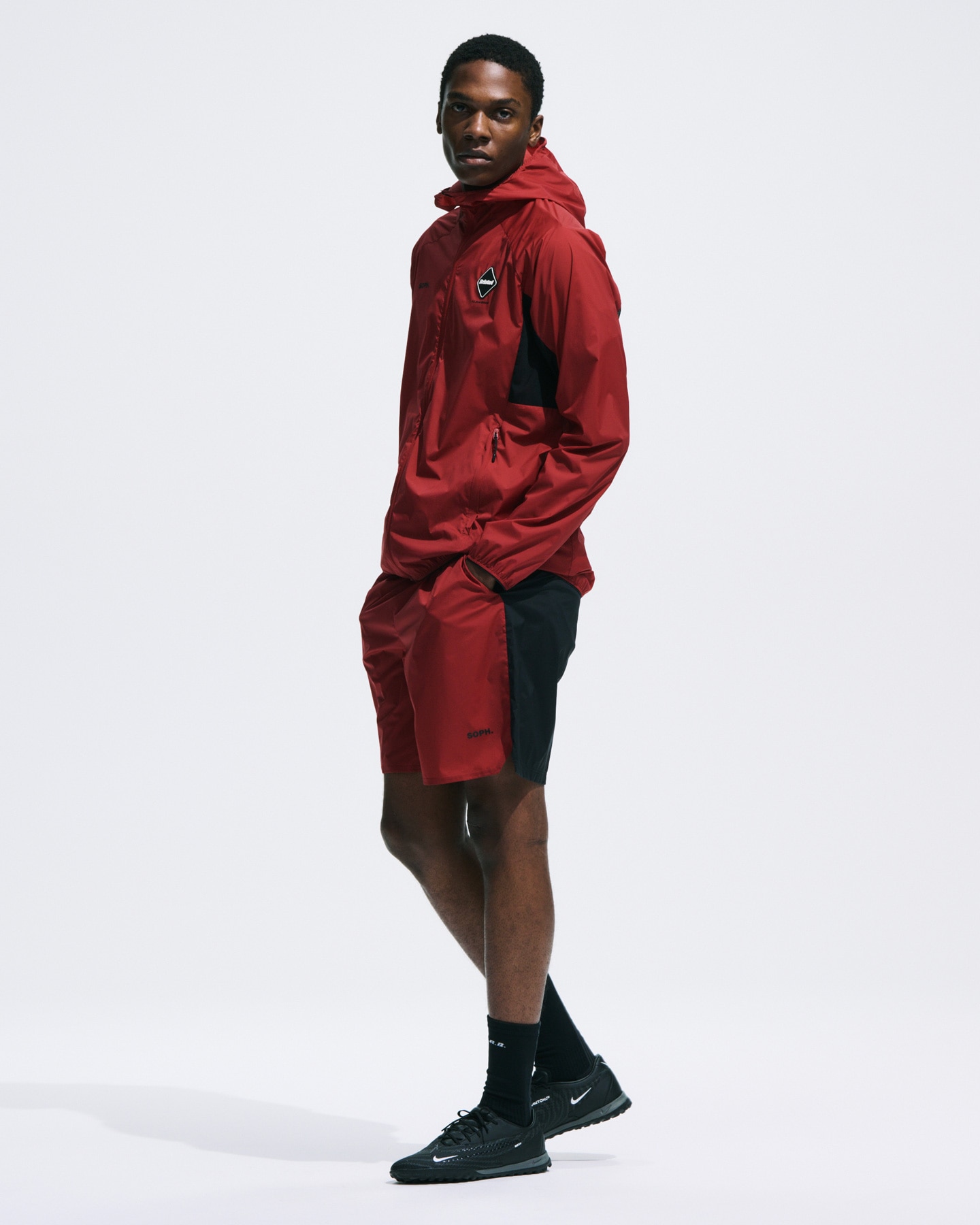 SOPH. | LIGHT WEIGHT BREATHABLE PACKABLE HOODIE(M BLACK):