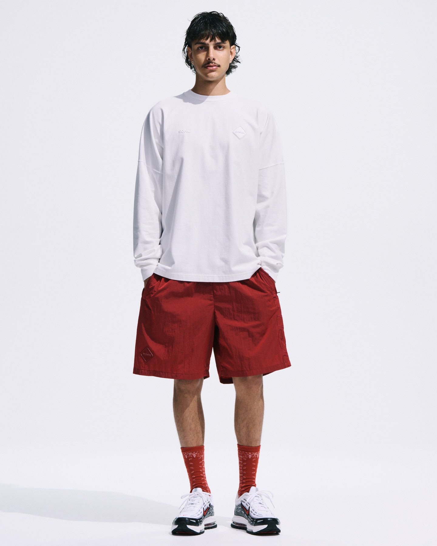 SOPH. | BIG LOGO NYLON EASY SHORTS(M OFF WHITE):
