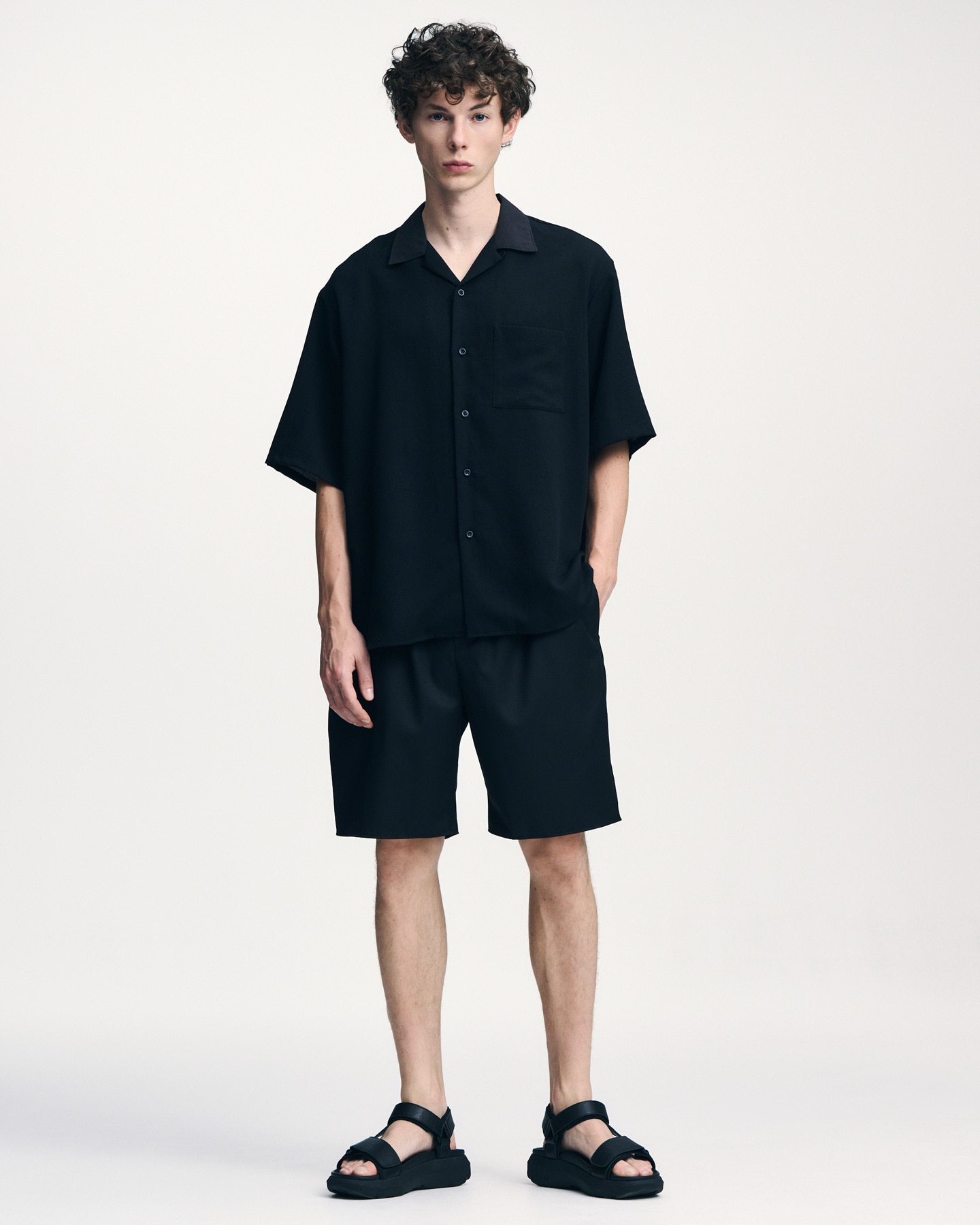 223SORAv1127半袖チャコール LL 205タイツ黒L1枚黒M1枚 SOPH. | LORO PIANA EASY SHORTS(4 (XL) BLACK):