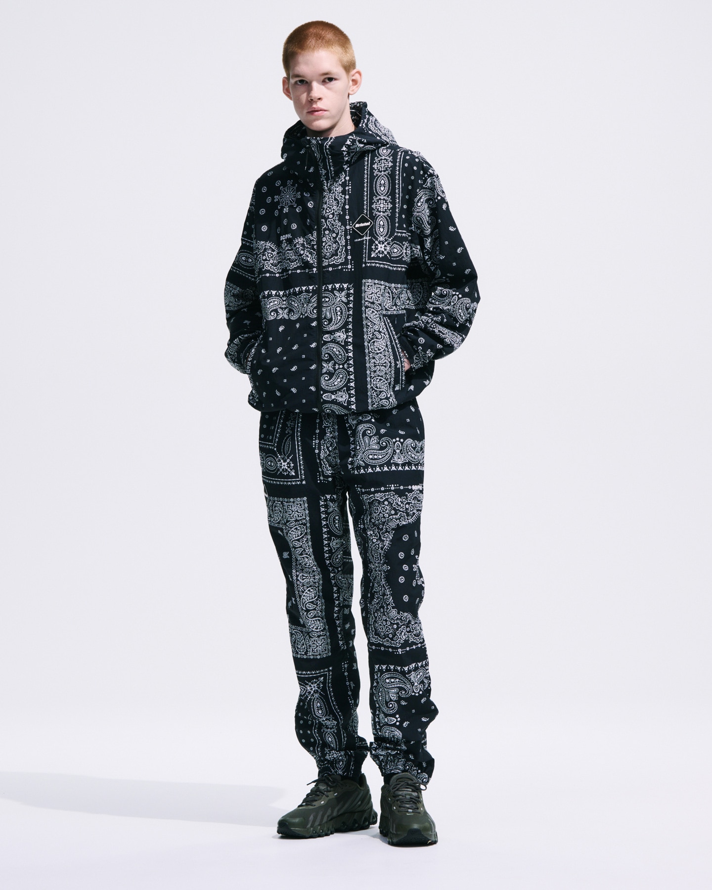 SOPH. | BANDANA NYLON EASY PANTS(M BLACK):