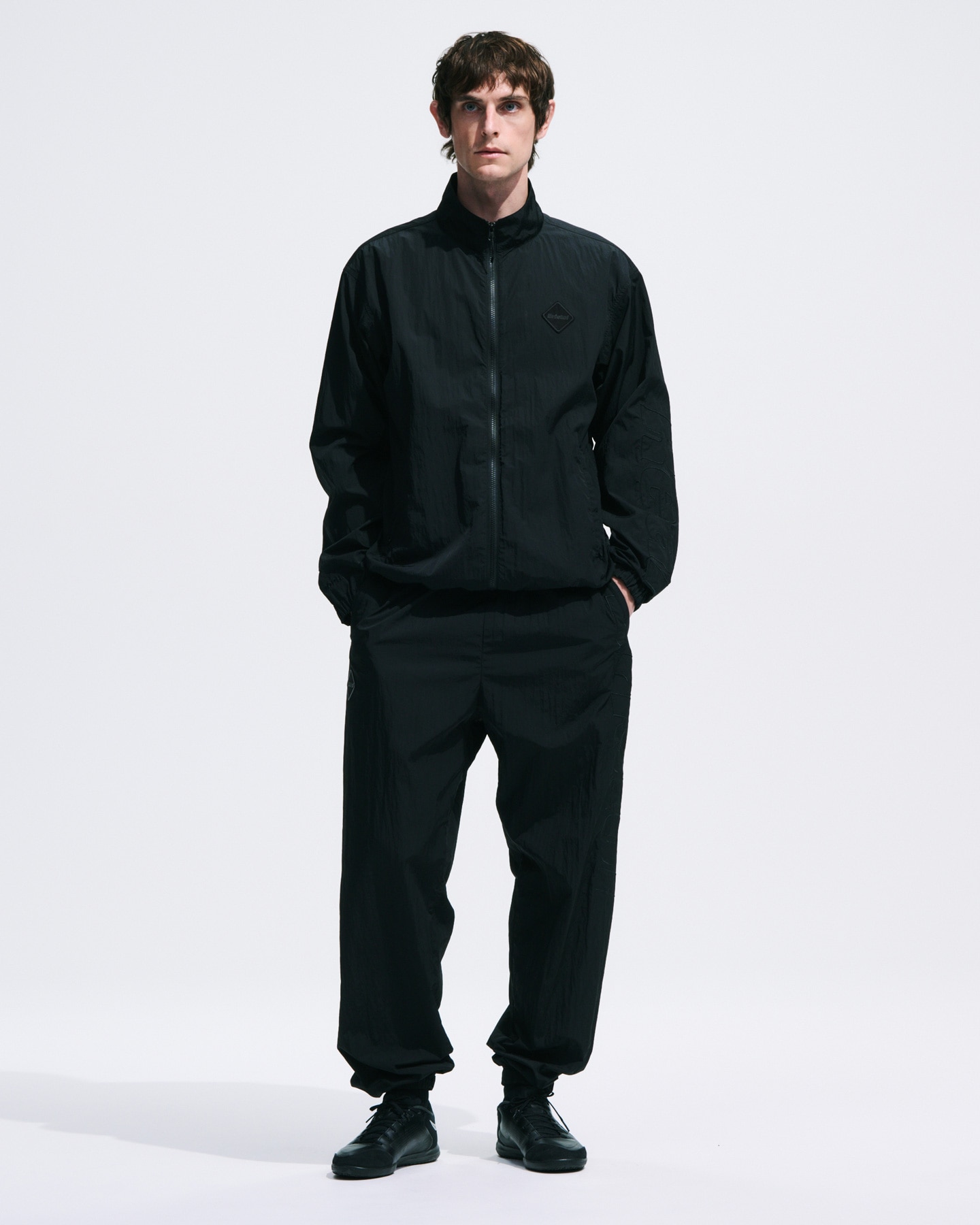 SOPH. | BIG LOGO NYLON STAND COLLAR BLOUSON(M BLACK):