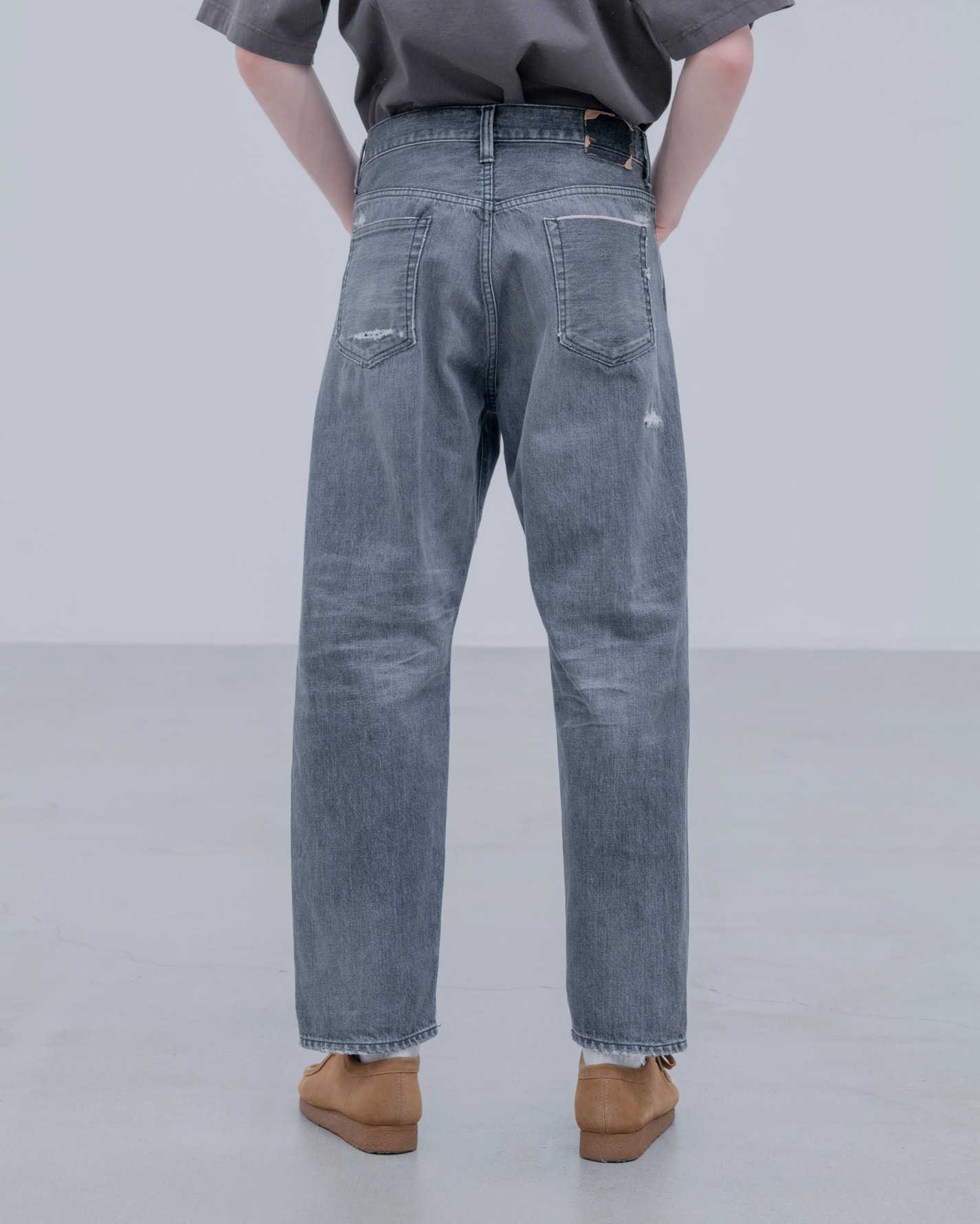 SUPREME DAMAGED LIGHT BLUE DENIM